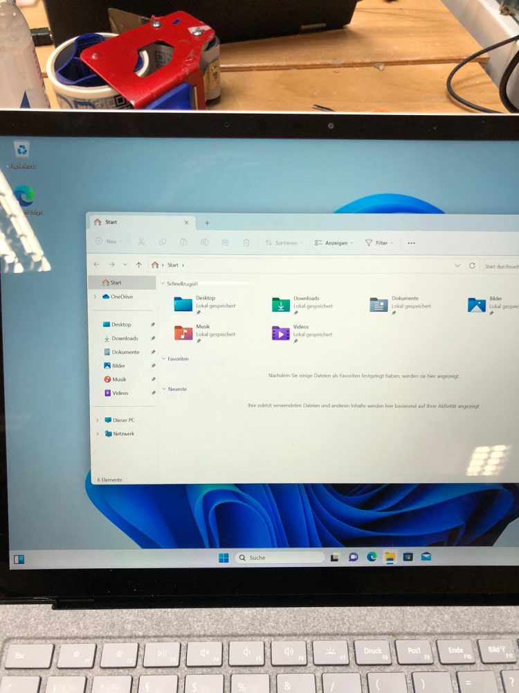 Microsoft Surface Laptop 2 13,5 Zoll Notebook i5-8350U 8GB 256GB SSD 2256x1504 DE Backlight Touch WCAM WIN10 platin