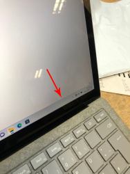 Microsoft Surface Laptop 2 13,5 Zoll Notebook i5-8350U 8GB 256GB SSD 2256x1504 DE Backlight Touch WCAM WIN10 platin
