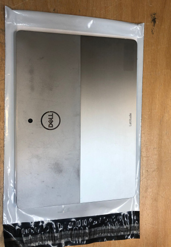 Dell Latitude 7200 12 Zoll Tablet i5 8365U 16GB 256GB SSD WUXGA Touch WCAM Win10 Displayfleck - Gebraucht