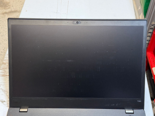 Lenovo ThinkPad T580 15,6" Notebook i5-8350U 8GB 256GB SSD FHD GER Backlight FP Touch WCAM WIN11