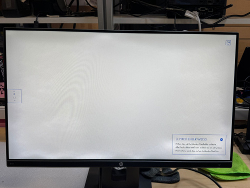 HP Z23n 23-Zoll Monitor IPS FHD 1920x1080 DP HDMI VGA USB 7ms schwarz Displayfleck - Gebraucht