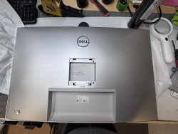 Dell UltraSharp U3224KBA 31,5-Zoll Monitor 6K 6144x3456 IPS HDMI TB4 LAN Lautsprecher WebCam silber